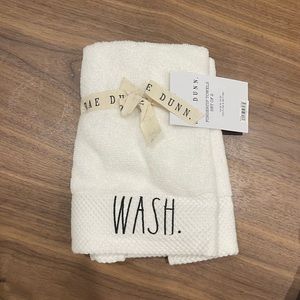 New with tags Rae Dunn fingertip towels set of 2 wash dry